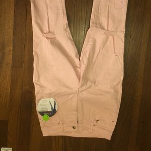 Cute pink Capri pants. I Bought the wrong size